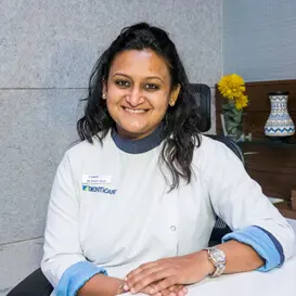 Dr. Rashi dental specialist at DentiCare India